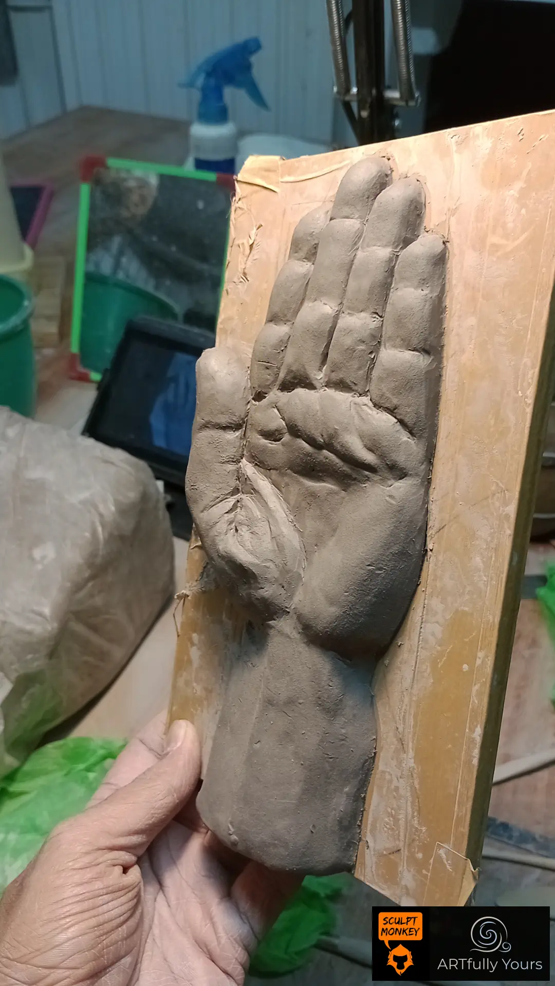 Palm exercise Barney 01 - Hand Sculpture Class